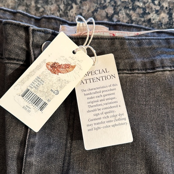 Chloe & Violet charcoal light washed flare jeans NWT 30 - Picture 12 of 12